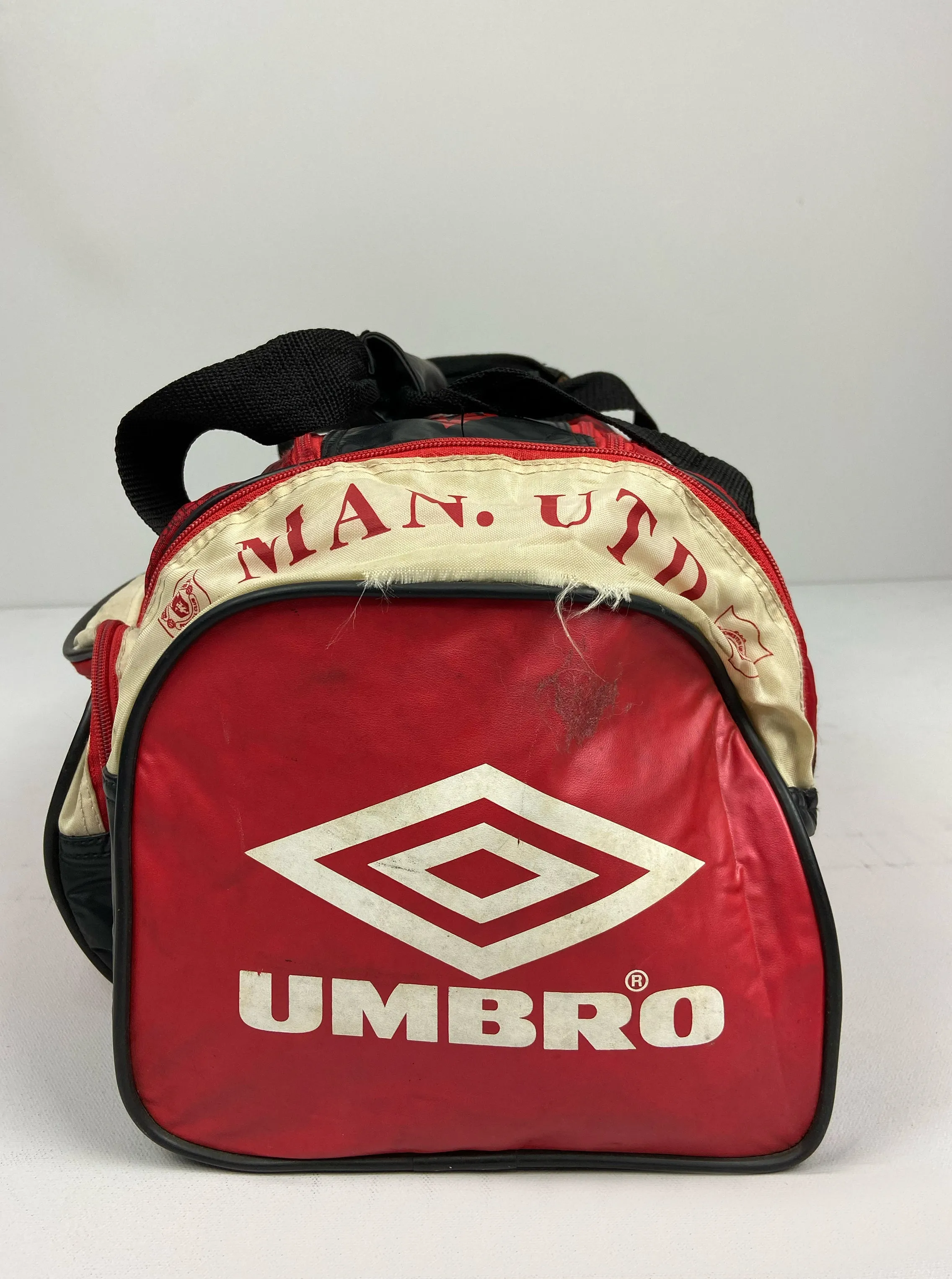 1993/94 MANCHESTER UNITED DUFFLE BAG UMBRO