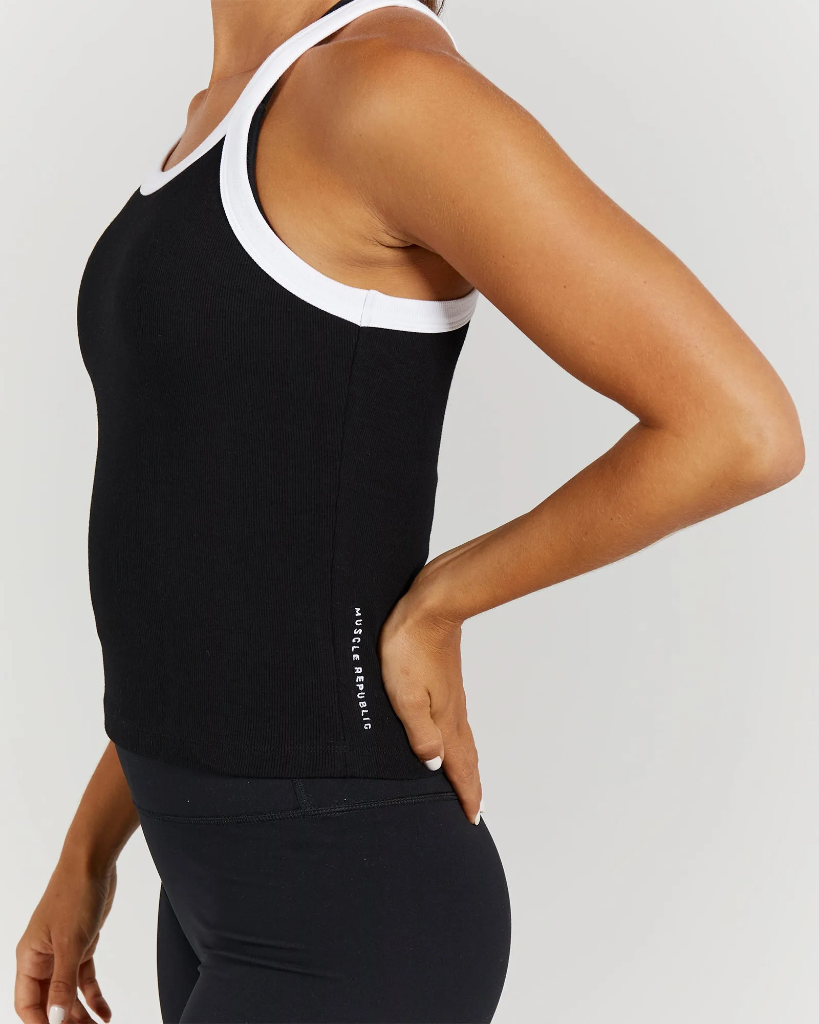 AGILITY RIBBED TANK TOP - BLACK WHITE