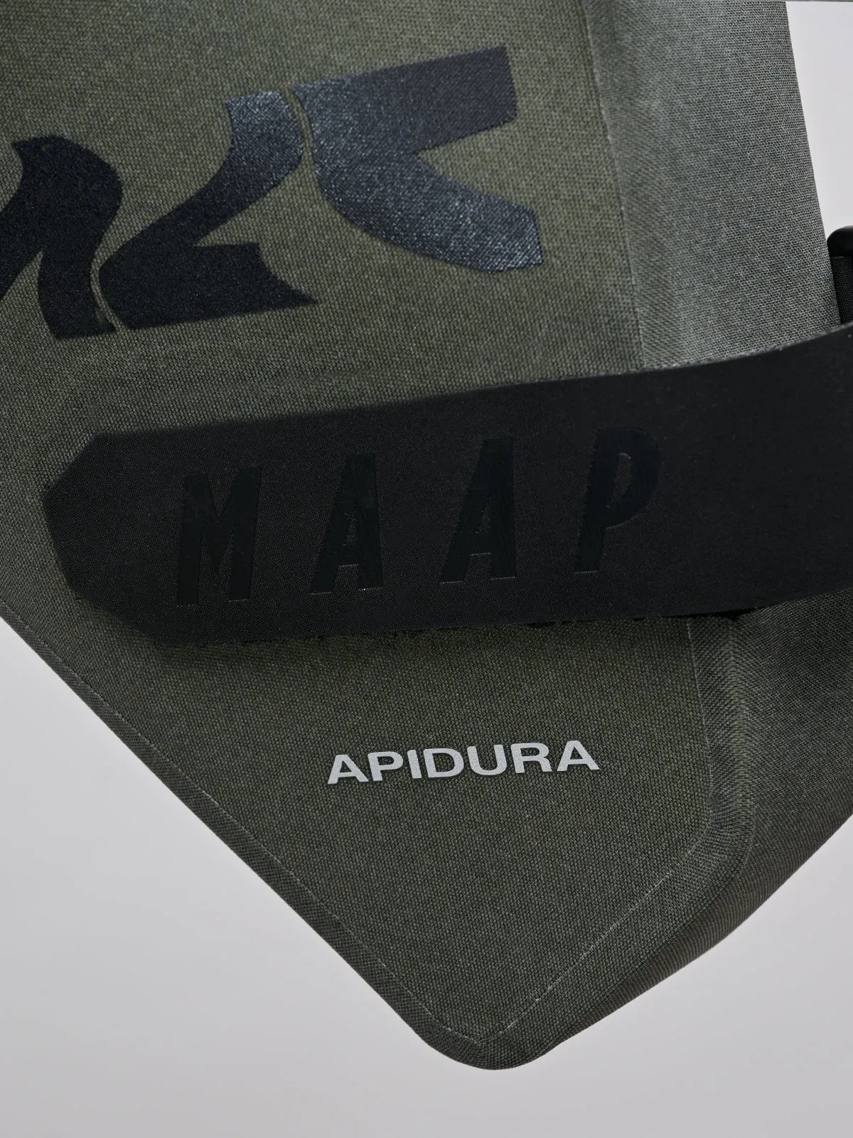 MAAP x Apidura Frame Pack 1 L